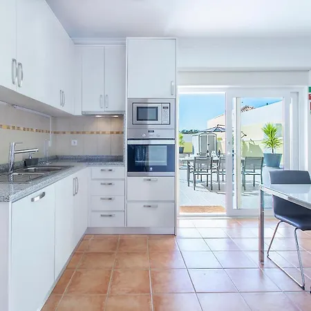 - Super New V6 With Private Pool Ac Seaviews Armação de Pêra