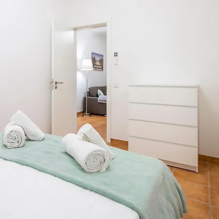 - Super New V6 With Private Pool Ac Seaviews